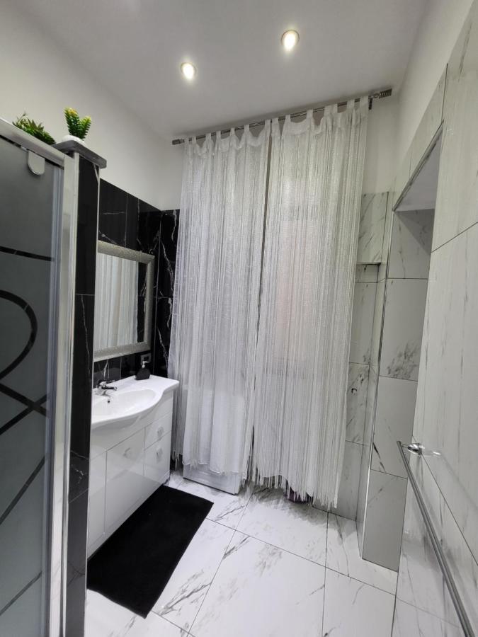 La Casa Di Titina Apartment *